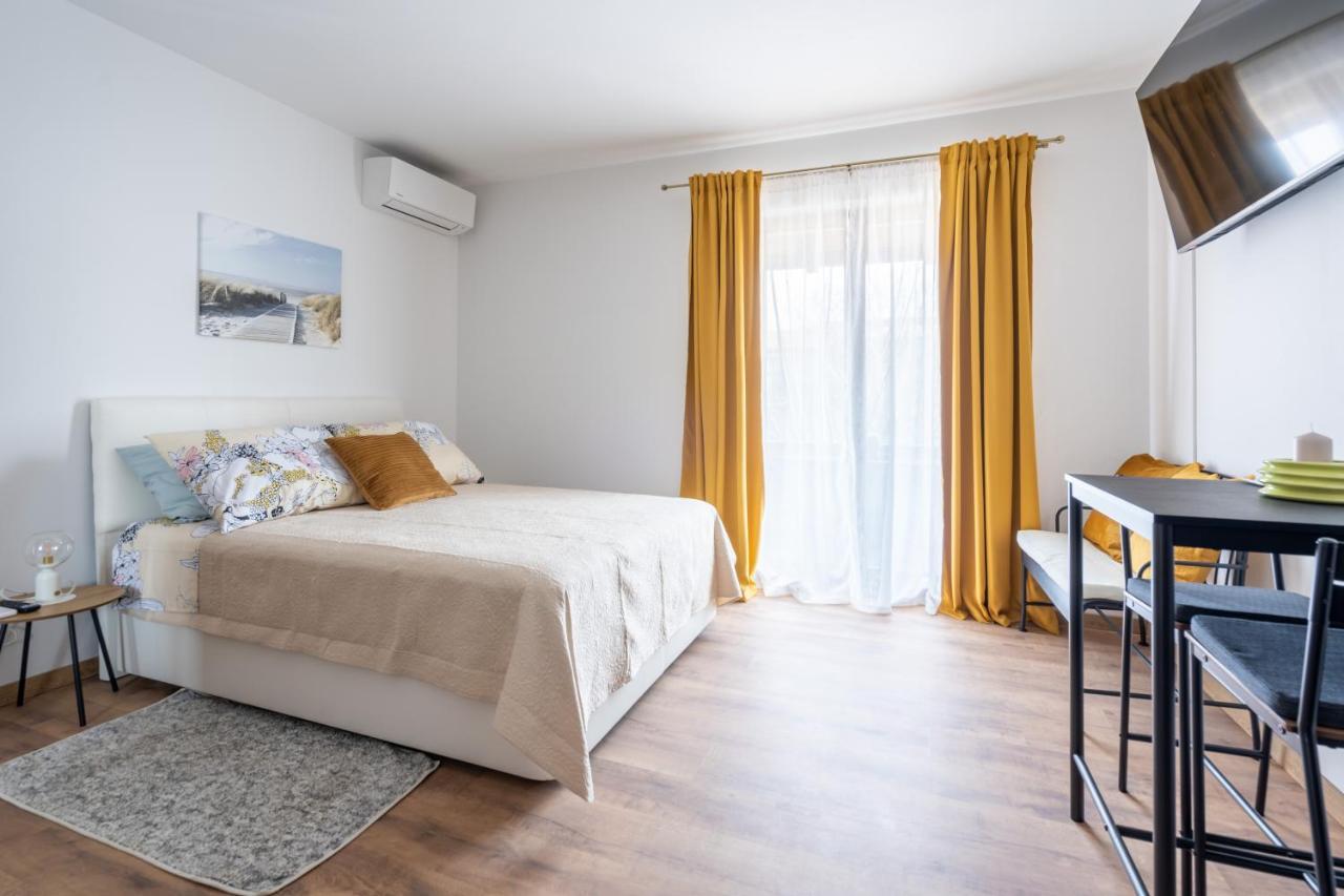 Alto 1 Studio Apartment רוביני מראה חיצוני תמונה